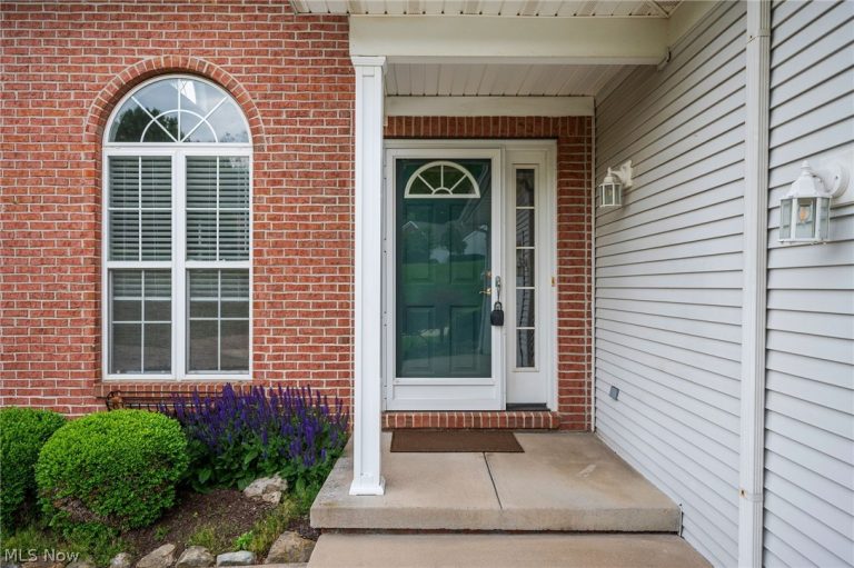 500 Glen Hollow Circle, Aurora, OH - Photo 3