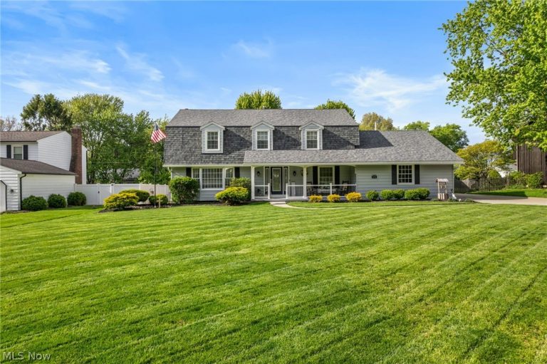 175 Crestview Drive, Elyria, OH - Photo 2