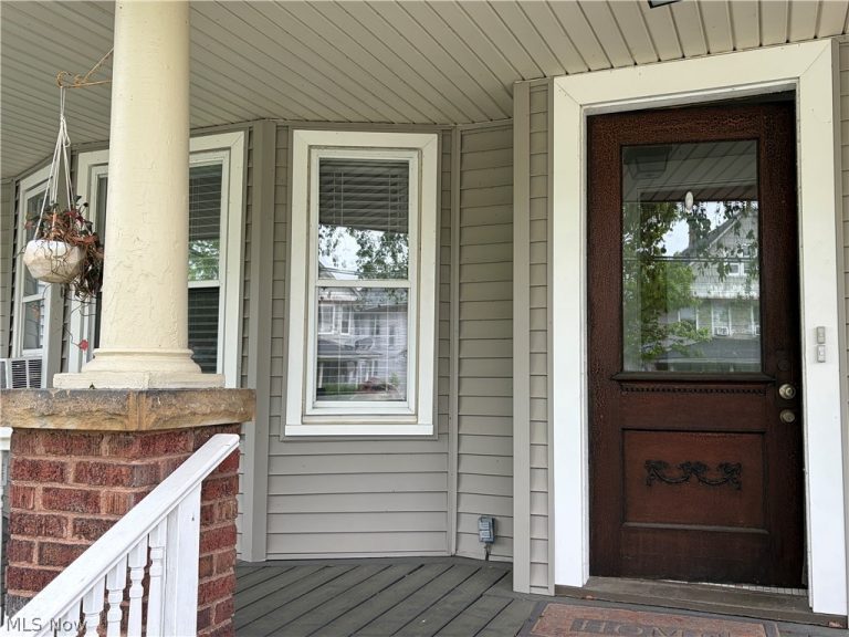 1567 Wagar Avenue, Lakewood, OH - Photo 2