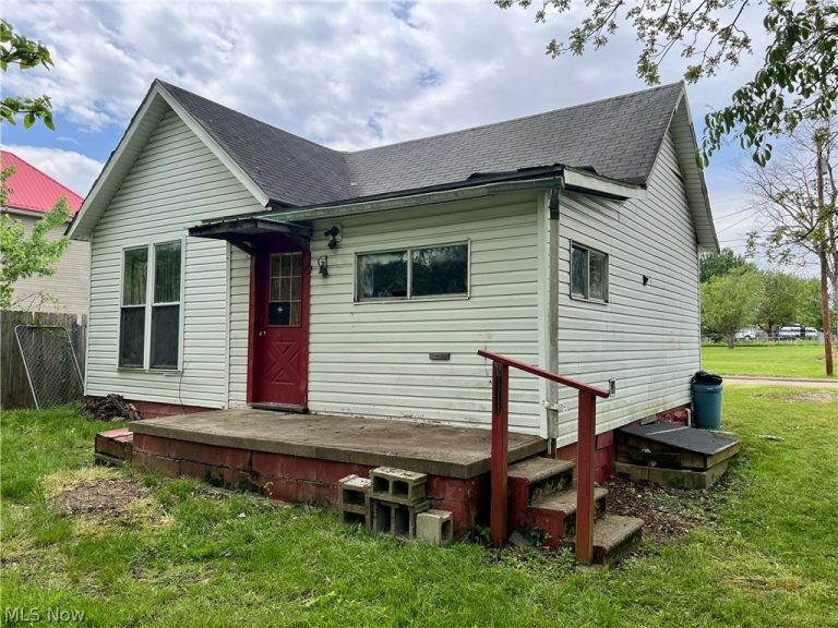 909 Lenore Street, Parkersburg, WV - Photo 4