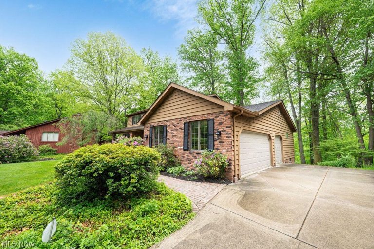35970 Timber Ridge Lane, Willoughby, OH - Photo 5