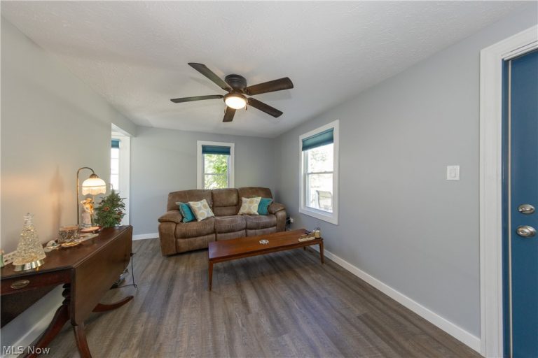 1366 Twinsburg Road, Macedonia, OH - Photo 5