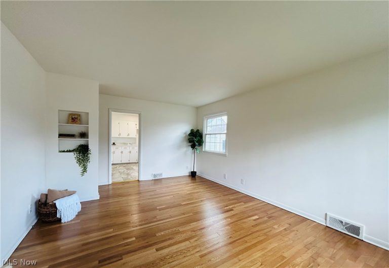 25 Hayes Avenue, Cuyahoga Falls, OH - Photo 8