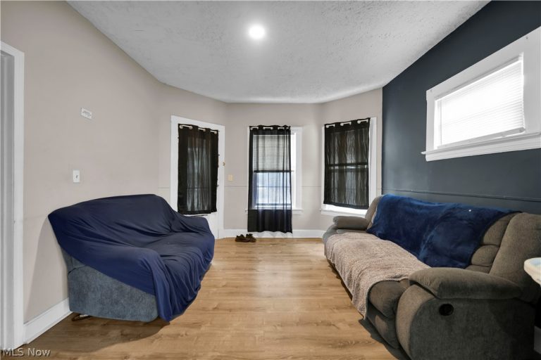 1476 107th Street, Cleveland, OH - Photo 4