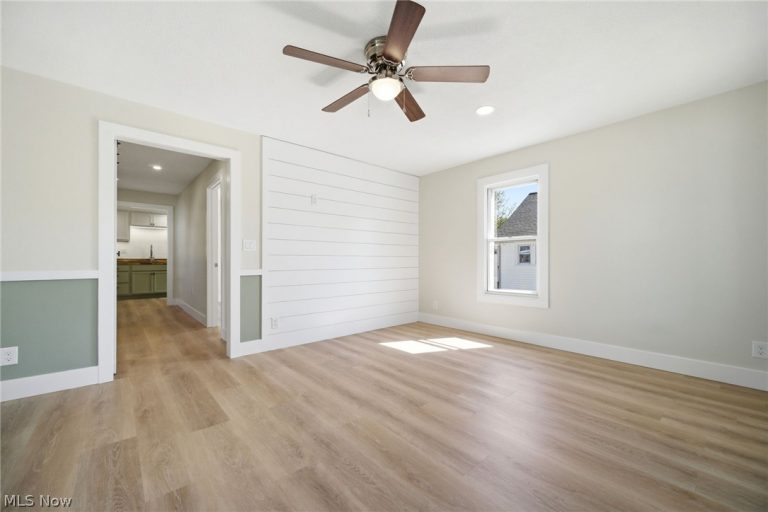 241 King Street, Fairport Harbor, OH - Photo 6