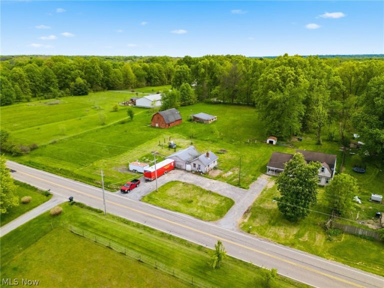 15086 Greenbower Street, Alliance, OH - Photo 3