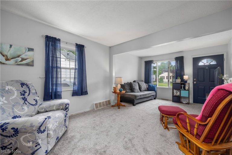 610 Princeton Avenue, Elyria, OH - Photo 6