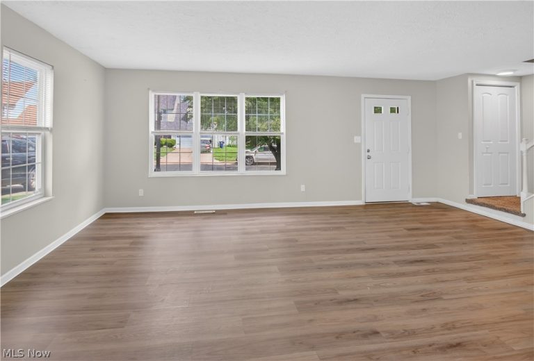 10540 Clairdoan Avenue, Cleveland, OH - Photo 8