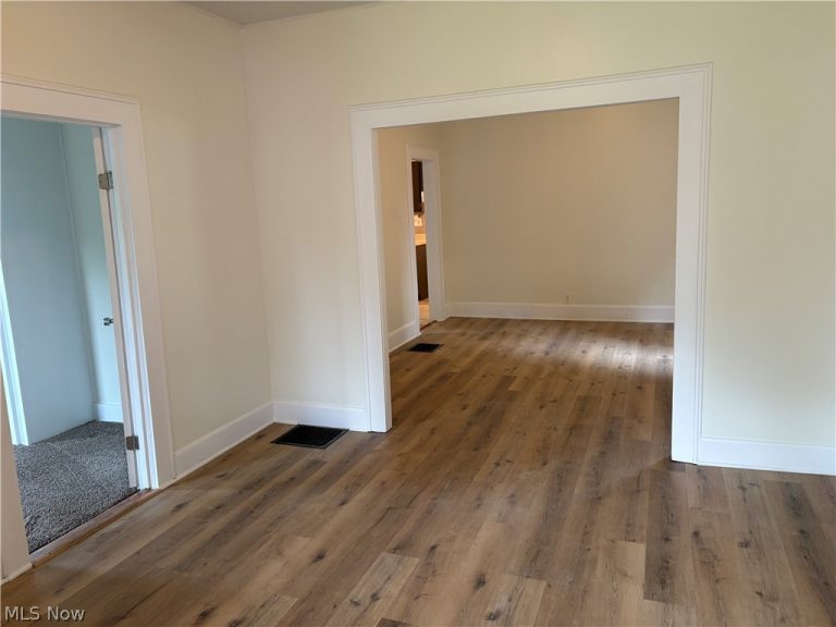 945 Davis Street, Akron, OH - Photo 3