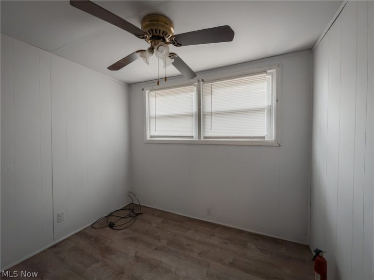 9409 Empire Avenue, Cleveland, OH - Photo 8