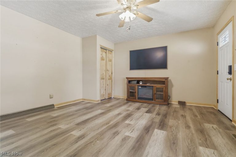 2534 Bollinger Avenue, Canton, OH - Photo 8