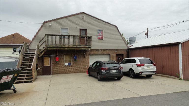 589 Church Alley Avenue ##4, Chester, WV, 26034