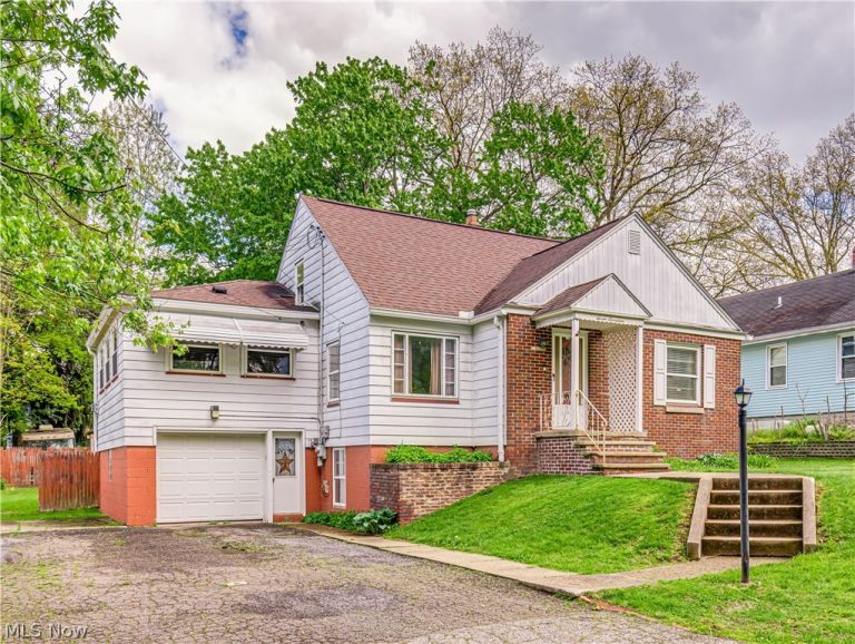 717 Columbia Avenue, Akron, OH - Photo 2