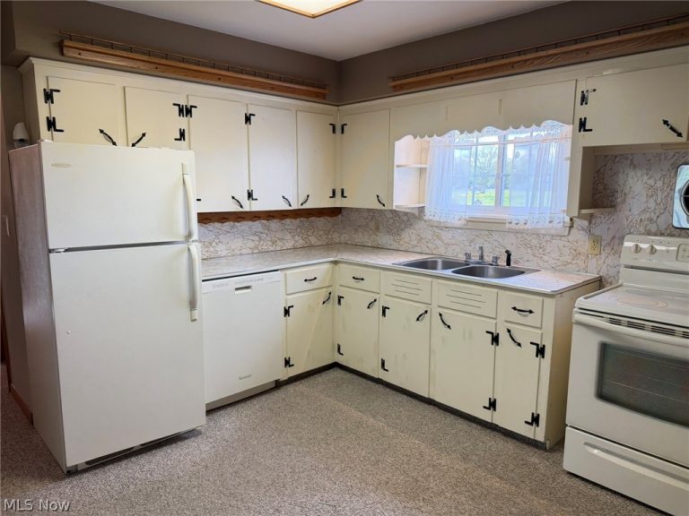 3208 Fredericksburg Road, Wooster, OH - Photo 3