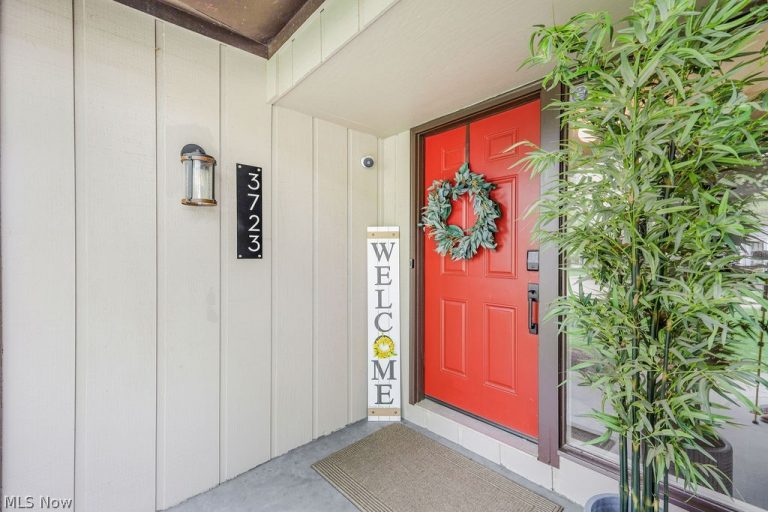 3723 Troon Drive, Uniontown, OH - Photo 4