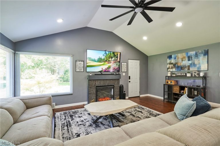 3418 Montrose Avenue, Akron, OH - Photo 3