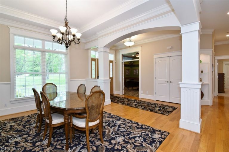 11101 Washington Street, Chagrin Falls, OH - Photo 6