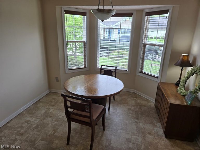 136 Haydens Arbor, Elyria, OH - Photo 8