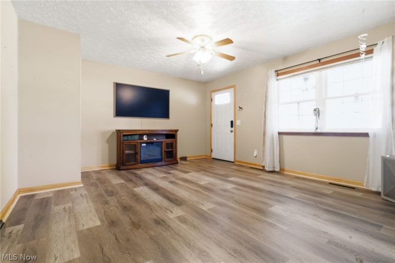 2534 Bollinger Avenue, Canton, OH - Photo 6