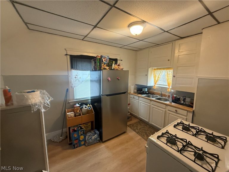 12816 Dove Avenue, Cleveland, OH - Photo 6