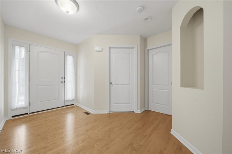 635 Durkin Way, North Canton, OH - Photo 3