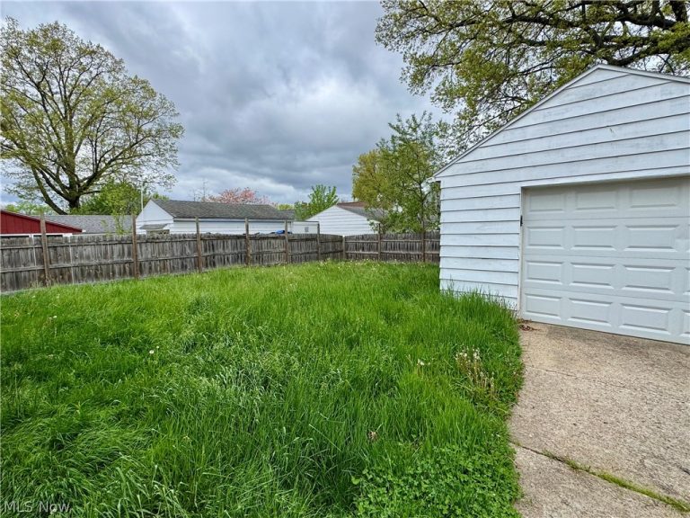 871 Firestone Boulevard, Akron, OH - Photo 5