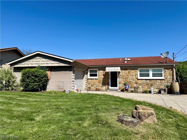 1412 Walker Road, Follansbee, WV - Photo 2