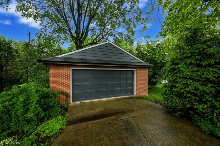 3021 Fulton Drive, Canton, OH - Photo 6