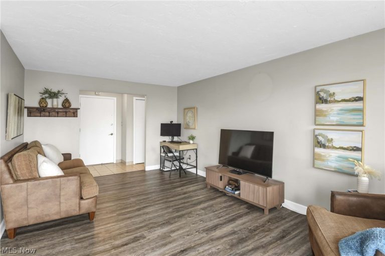 12900 Lake Avenue #812, Lakewood, OH - Photo 8