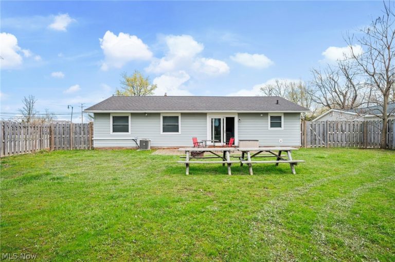 396 319 Street, Willowick, OH - Photo 4