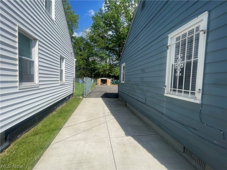 4423 141st Street, Cleveland, OH - Photo 2
