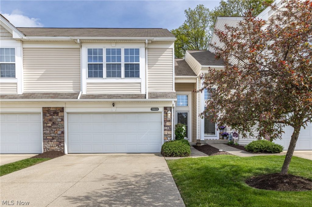 29089 Pembrooke Boulevard, Olmsted Twp, OH