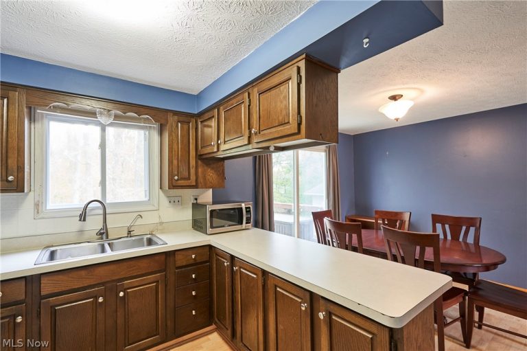 5165 Fawn Drive, New Franklin, OH - Photo 5