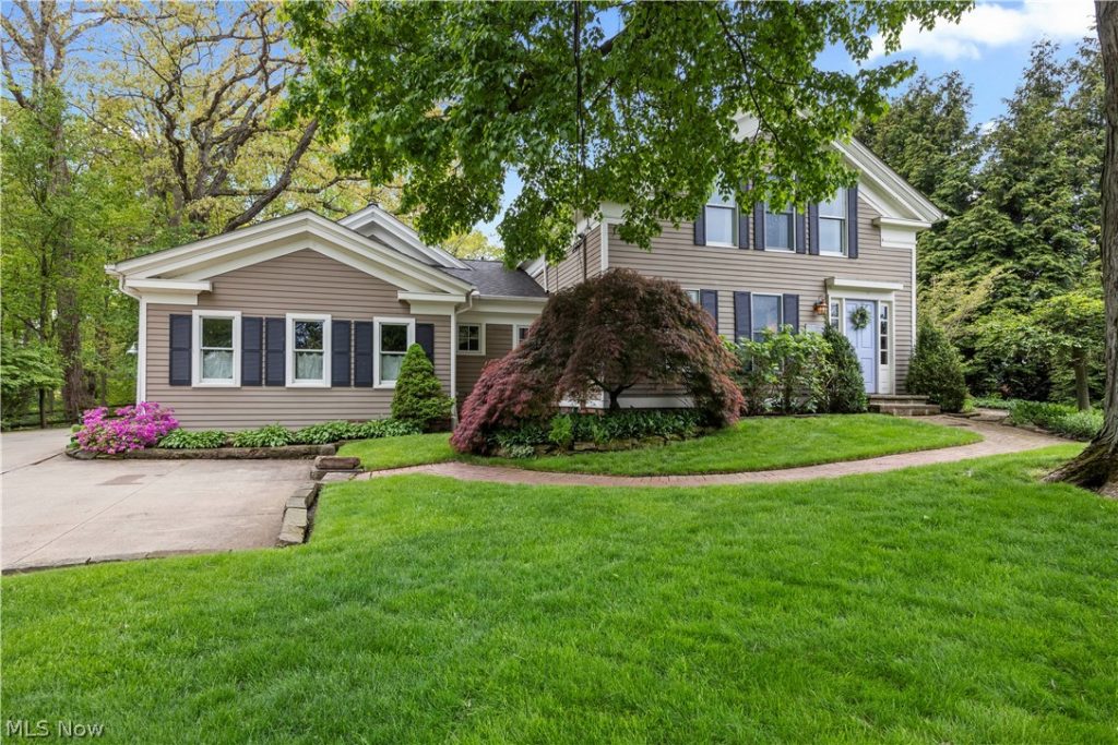 25547 Lake Road, Bay Village, OH