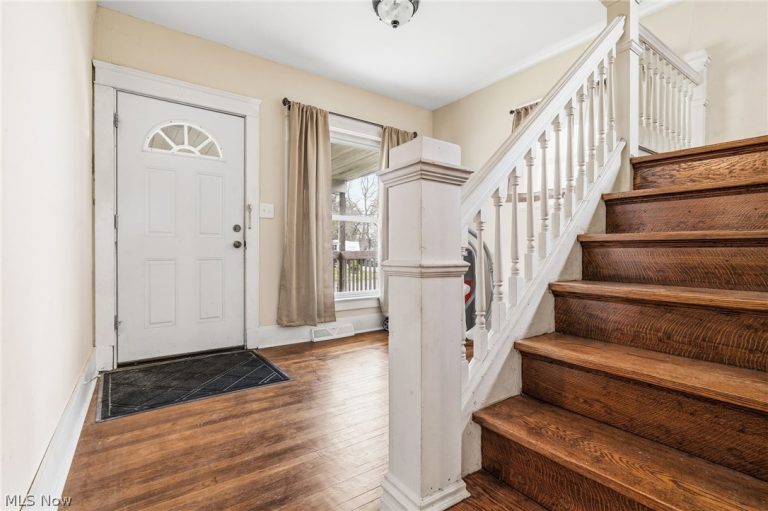 340 Lowell Street, Elyria, OH - Photo 6