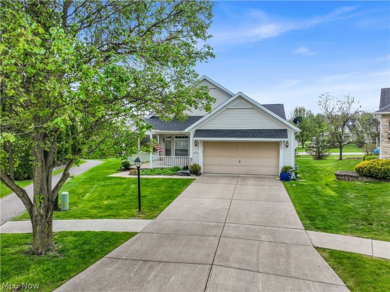 10400 Ravine View Court, North Royalton, OH, 44133