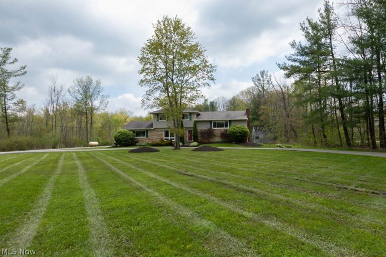 13047 Forest Road, Burton, OH - Photo 5