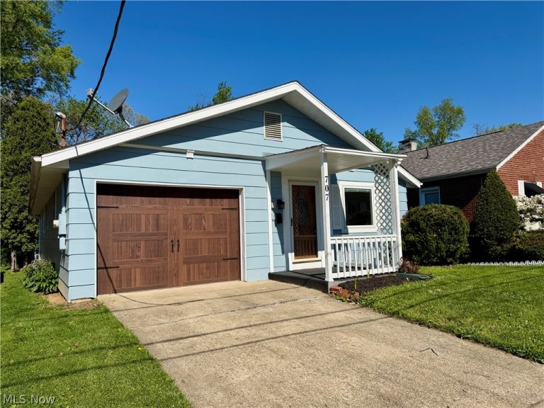 707 Jeanette Avenue, Steubenville, OH - Photo 2