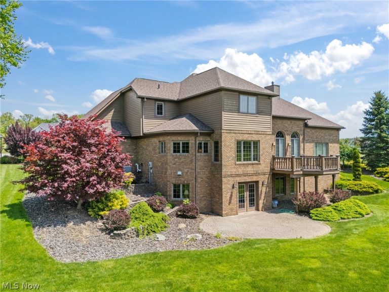 2595 Augusta Drive, Massillon, OH - Photo 2