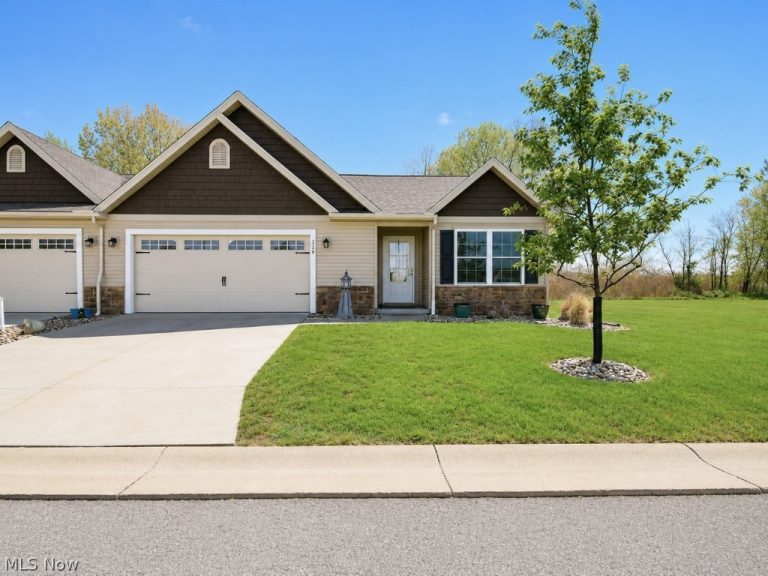 338 Nautical Way, Fairport Harbor, OH - Photo 2