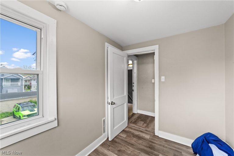 10816 Governor Avenue, Cleveland, OH - Photo 6