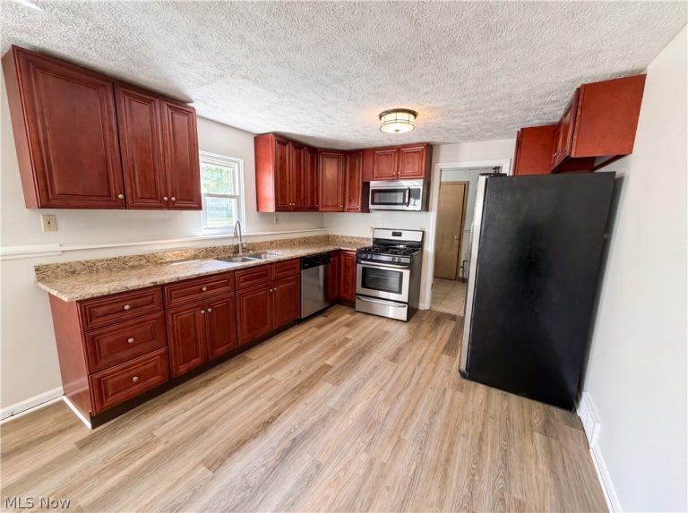 5444 Kenbridge Drive, Cleveland, OH - Photo 2