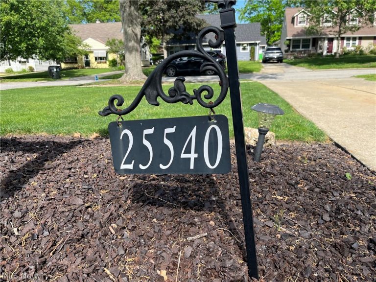 25540 Chatworth Drive, Euclid, OH - Photo 2