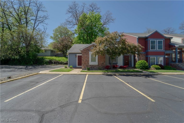 46 Munroe Falls Avenue, Munroe Falls, OH - Photo 3