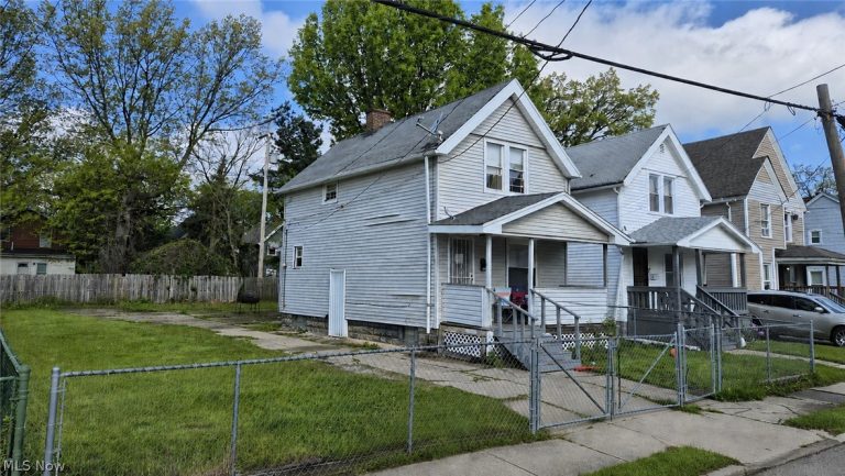 2048 105th Street, Cleveland, OH - Photo 2