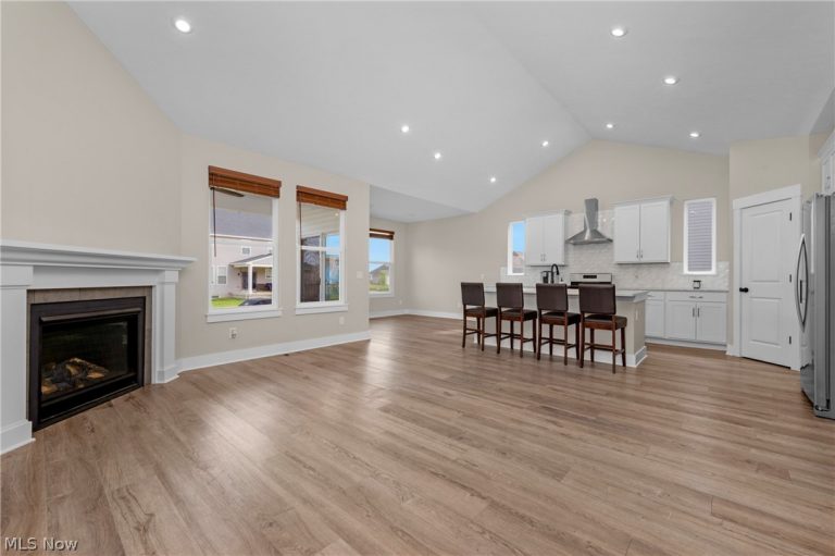 36732 Appian Way, North Ridgeville, OH - Photo 8