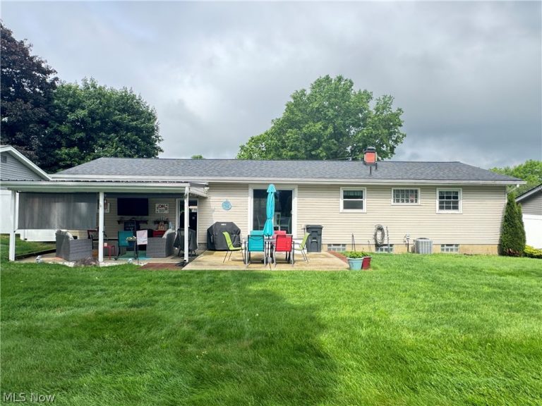 4013 Shelbourne Drive, Youngstown, OH - Photo 3