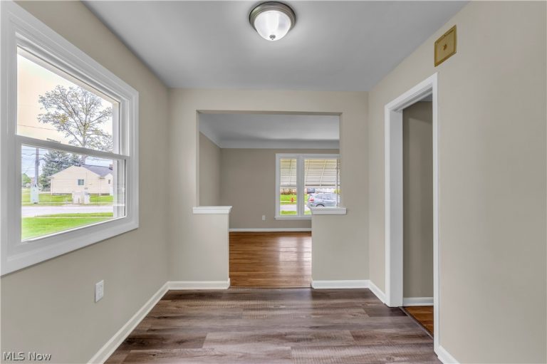 29210 Green Drive, Willowick, OH - Photo 6
