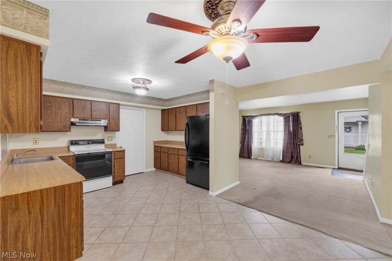 7246 Scottsdale Circle, Mentor, OH - Photo 2