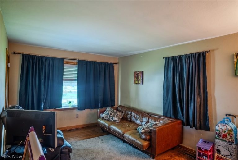 3304 4th Avenue, Vienna, WV - Photo 5